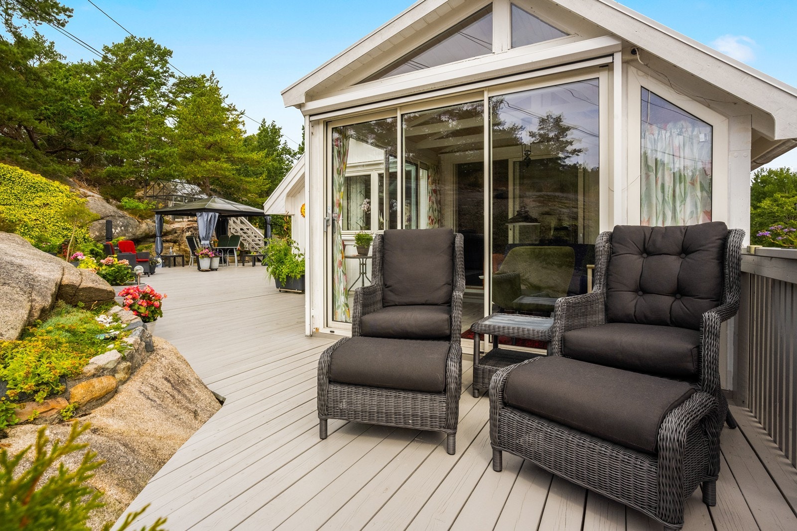 Finn deg din favorittplass, på terrassen - Det er mange å velge mellom Galleribilde