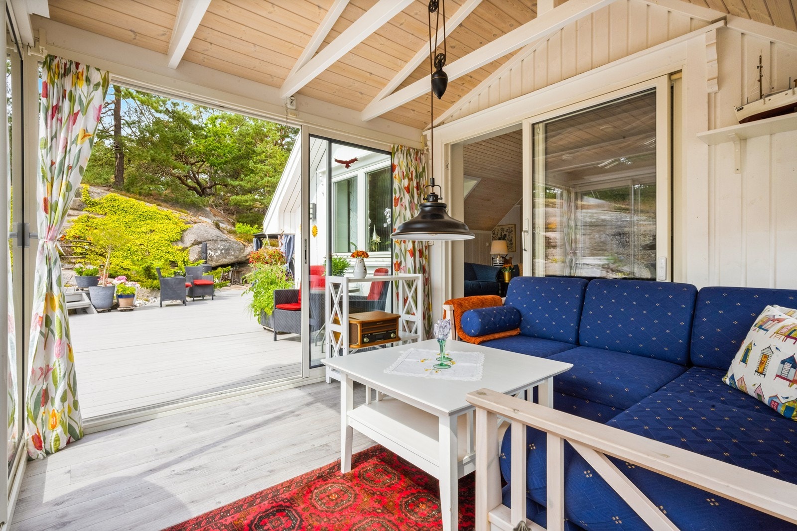 Luftig vinterhage/sommerstue på ca. 9 kvm Galleribilde