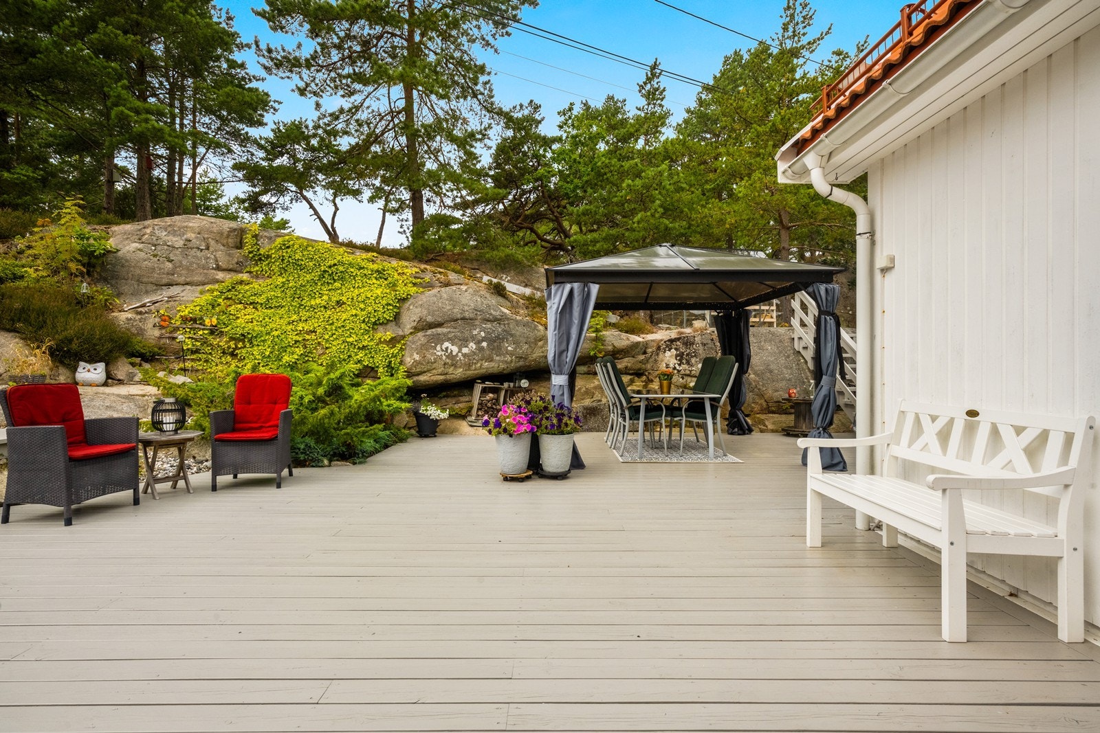 Finn deg din favorittplass, på terrassen - Det er mange å velge mellom Galleribilde