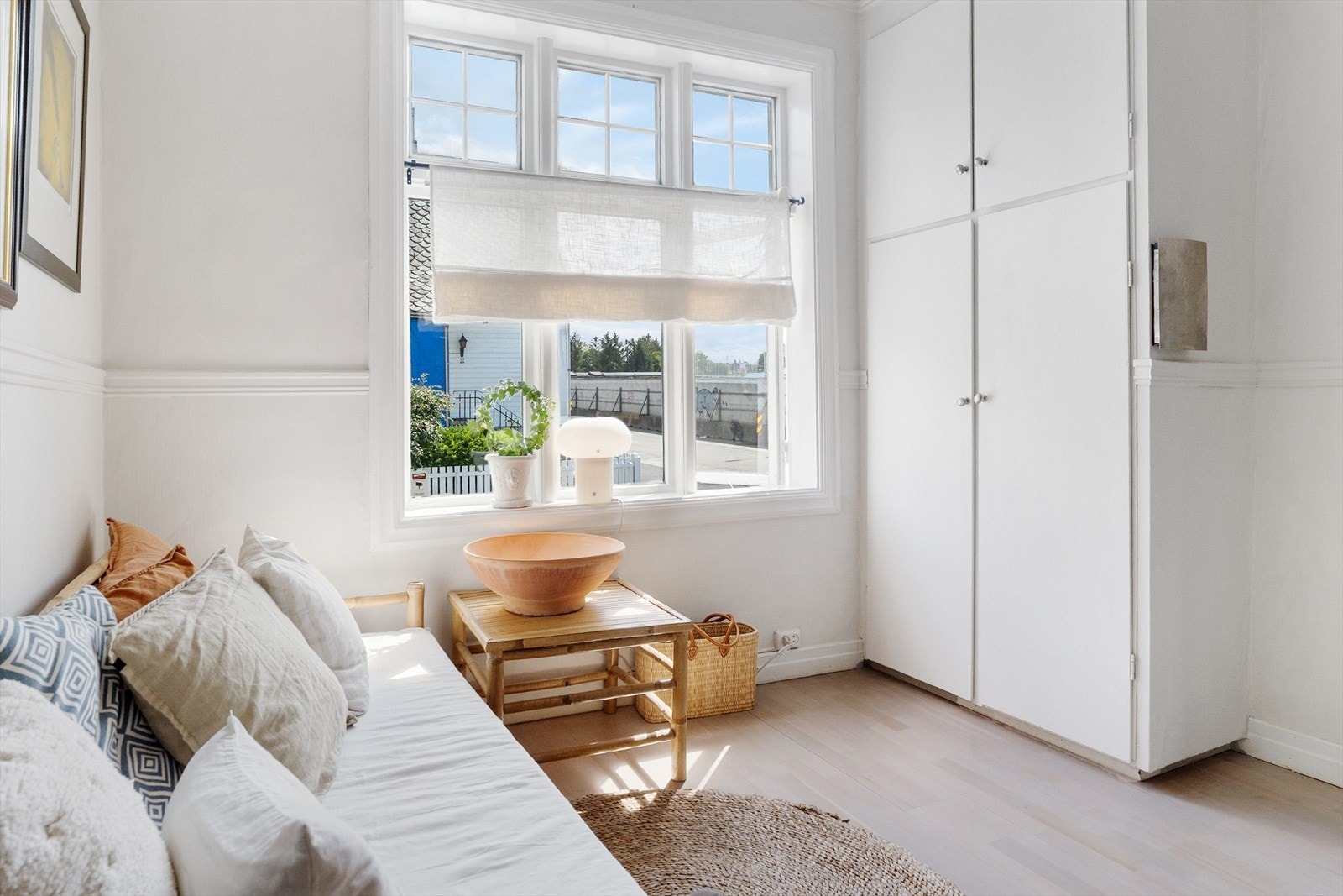 Det er med relativt enkle grep mulig å etablere et ekstra soverom i del av hallen. Galleribilde