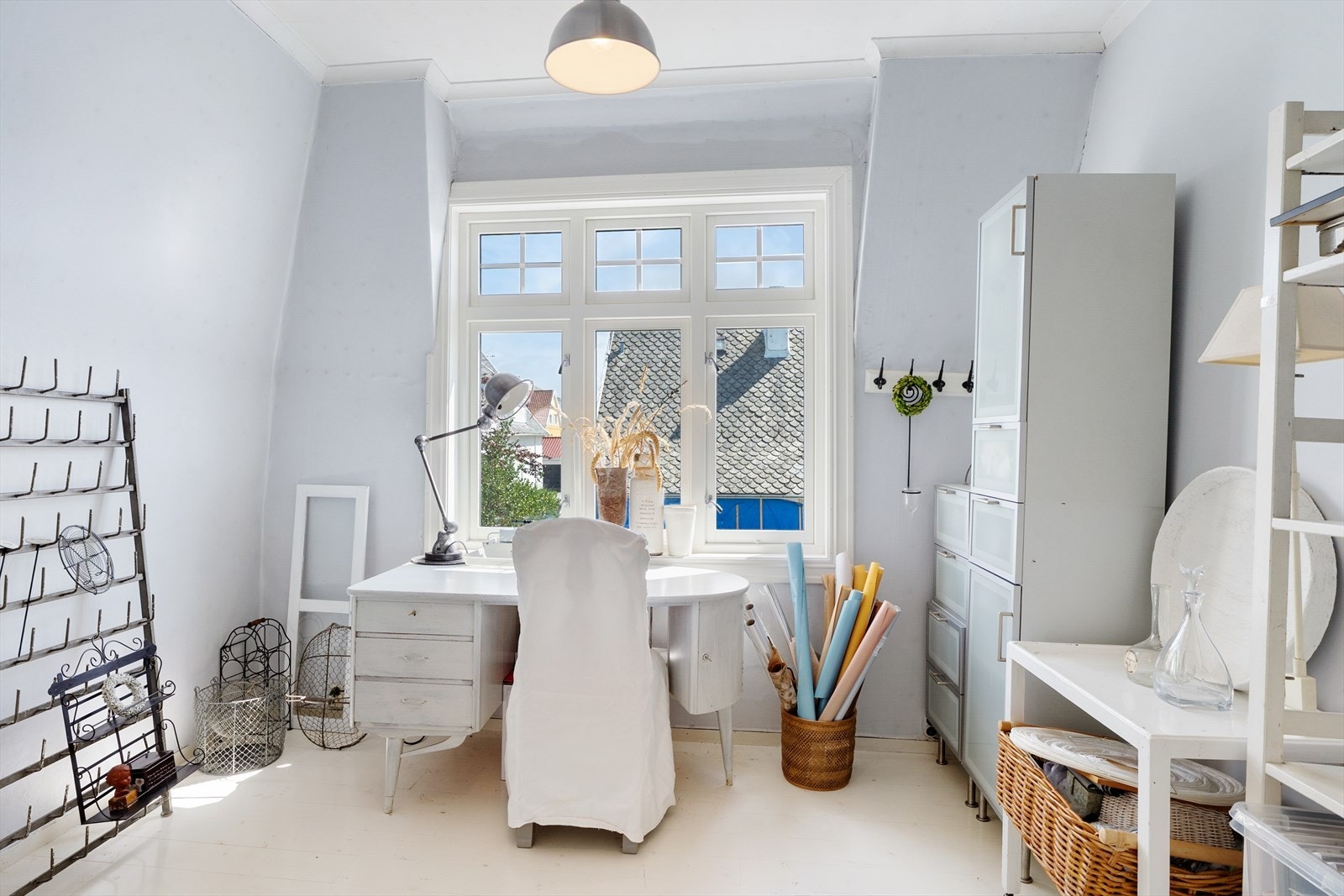 Soverom nr. 3, pt innredet som hobbyrom/kontor. Galleribilde