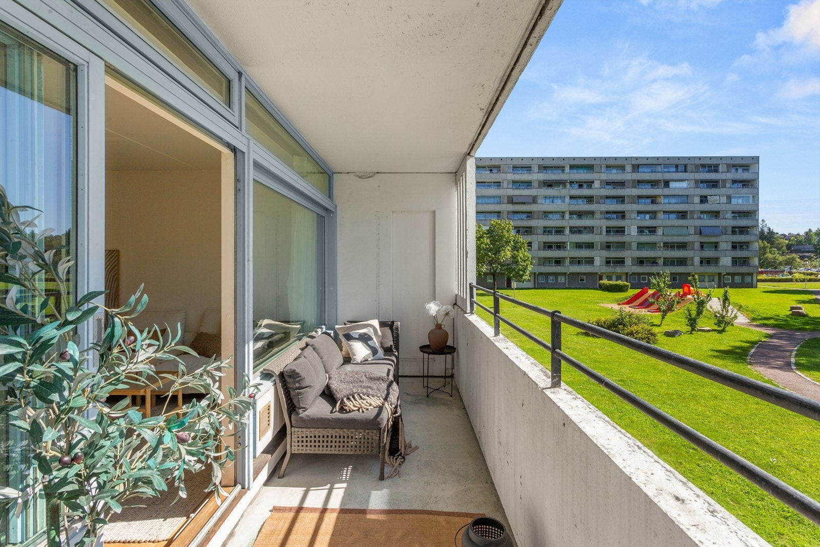 Her har du et hyggelig og grønt utsyn mot fellesarealene. Galleribilde