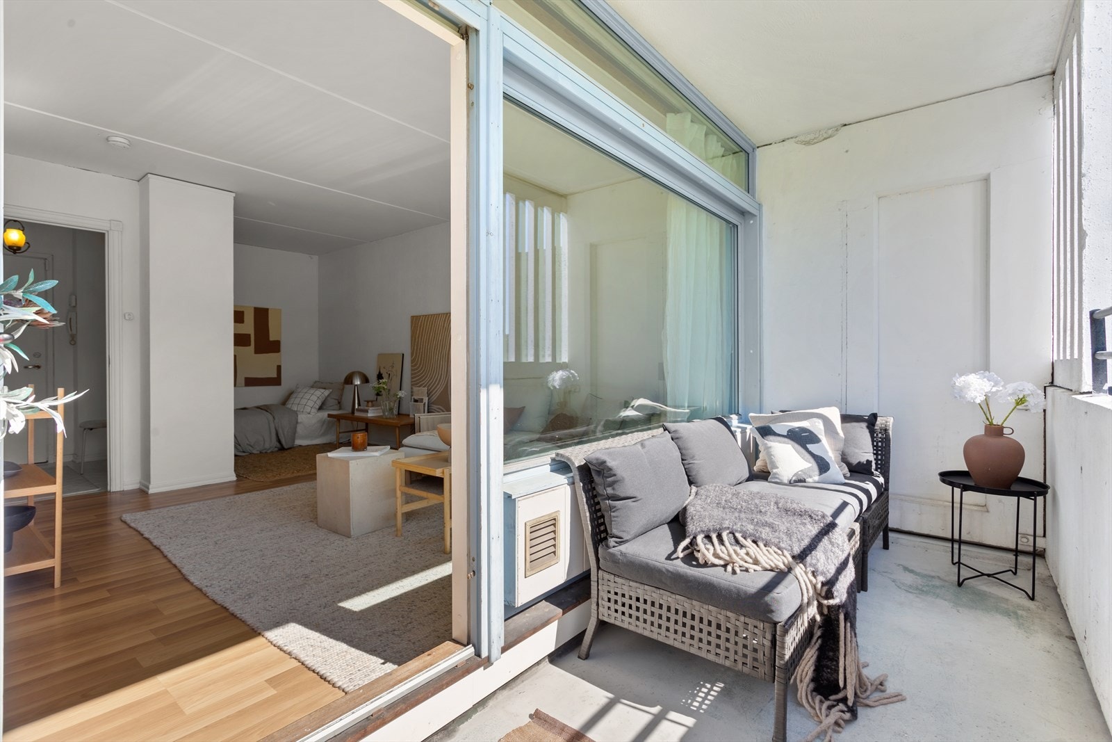 Leilighetens høydepunkt er den solrike balkongen på ca. 7 kvm. Galleribilde