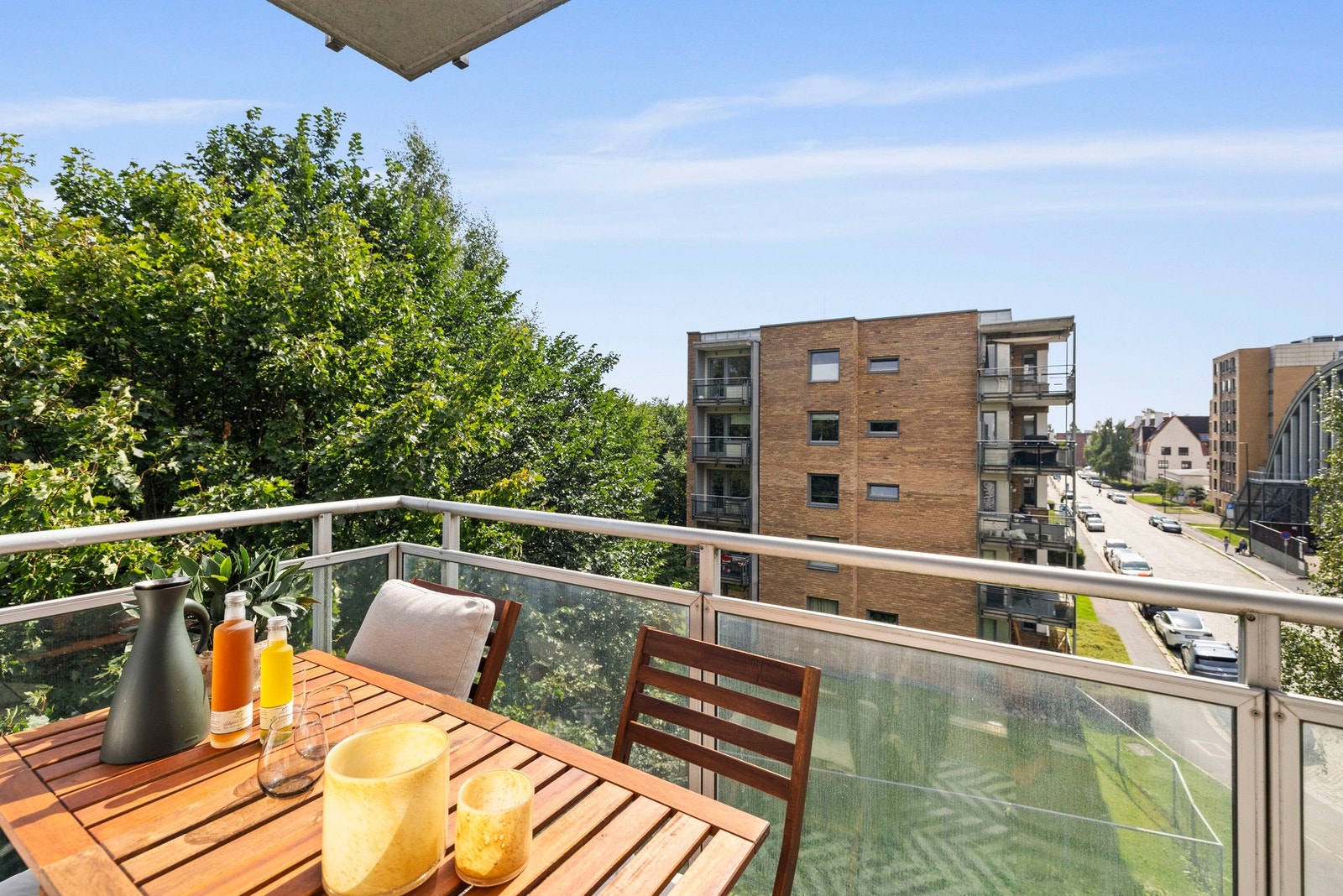 Lekker 3-roms hjørneleilighet, solrik balkong med utsikt, heis, attraktiv beliggenhet ved Akerselva, ingen forkjøpsrett Galleribilde