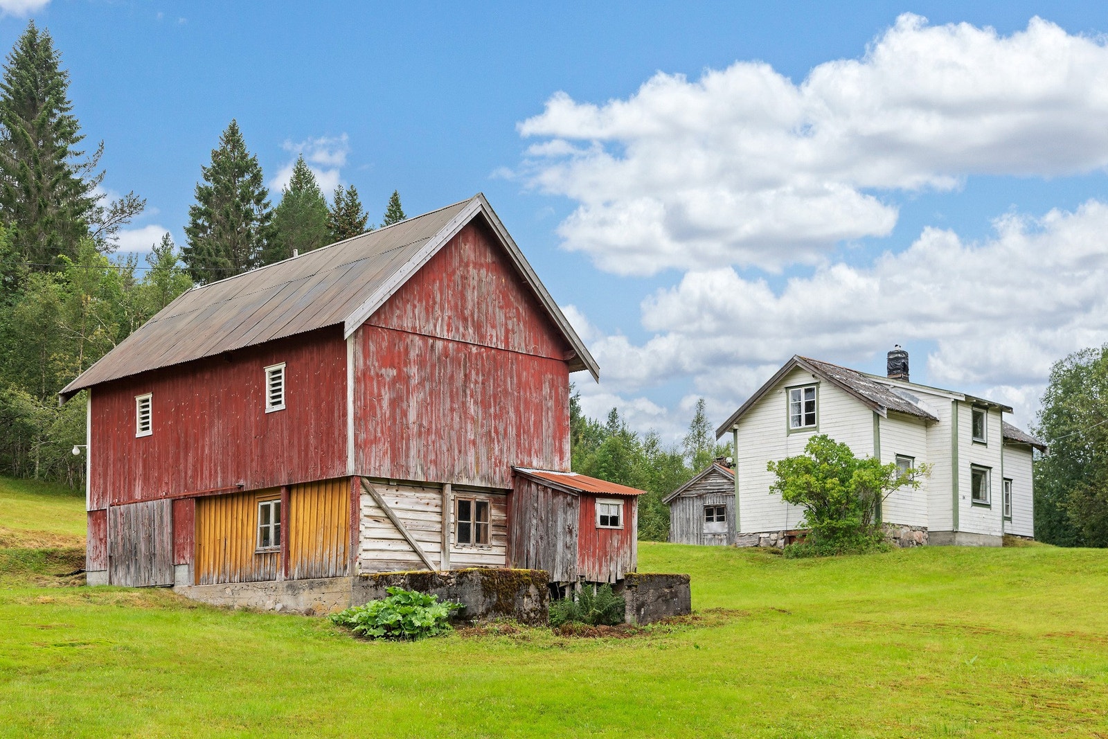 Låven er godt egnet til lager. Galleribilde