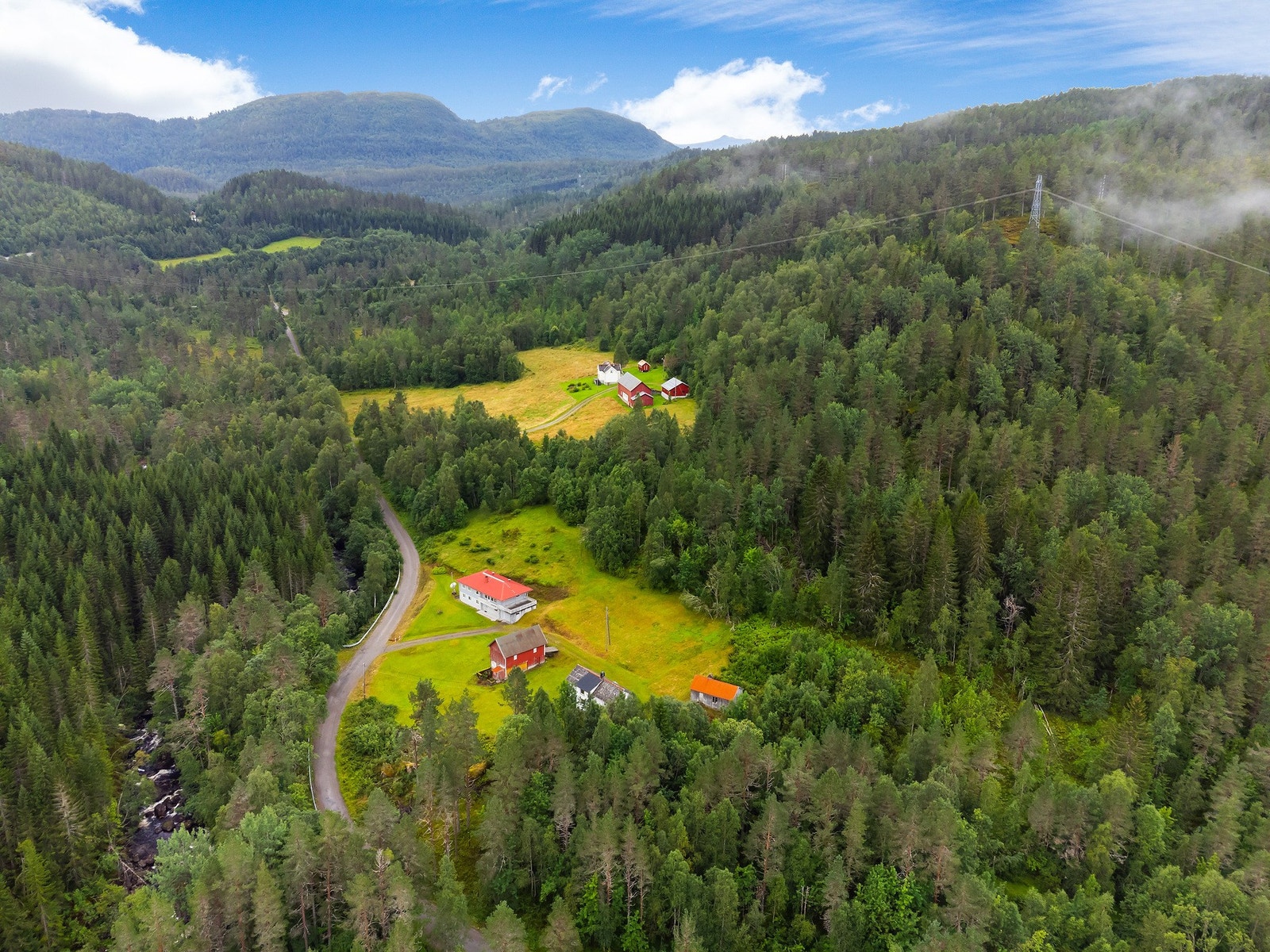 Eiendommen er totalt ca. 51,9 daa. Galleribilde