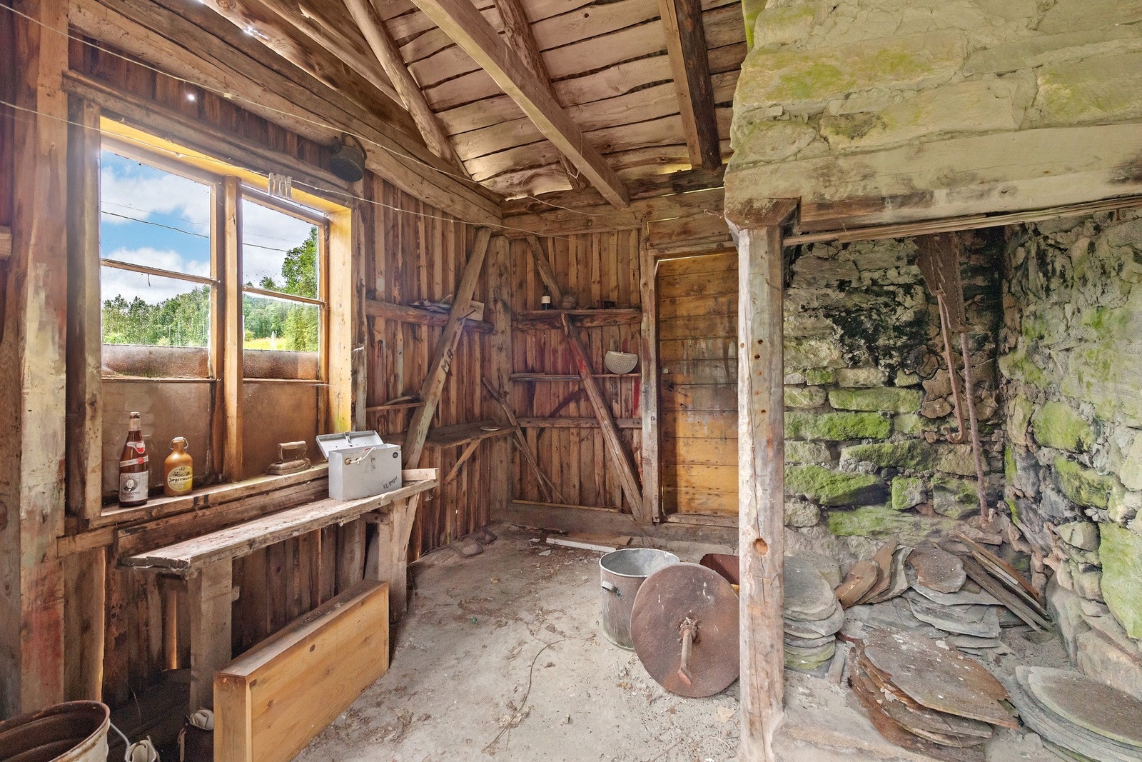 Uthus/eldhus Galleribilde