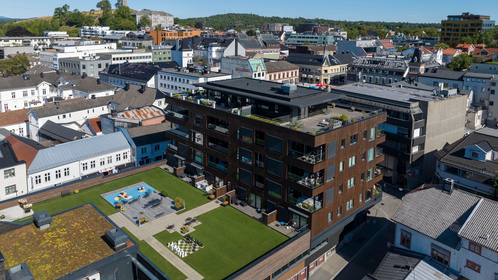 Velkommen til Storgaten 32 v/Erlend Løvold. Foto: Sindre Lundvold Galleribilde