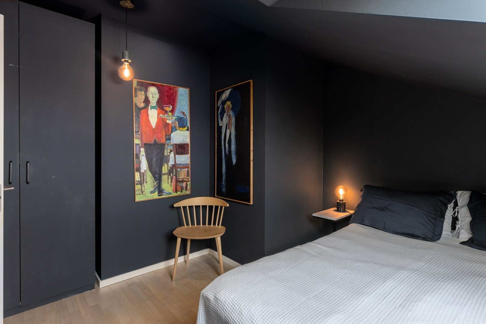 Mulighet for ekstra garderobeløsning, eller arbeidsstasjon. Galleribilde