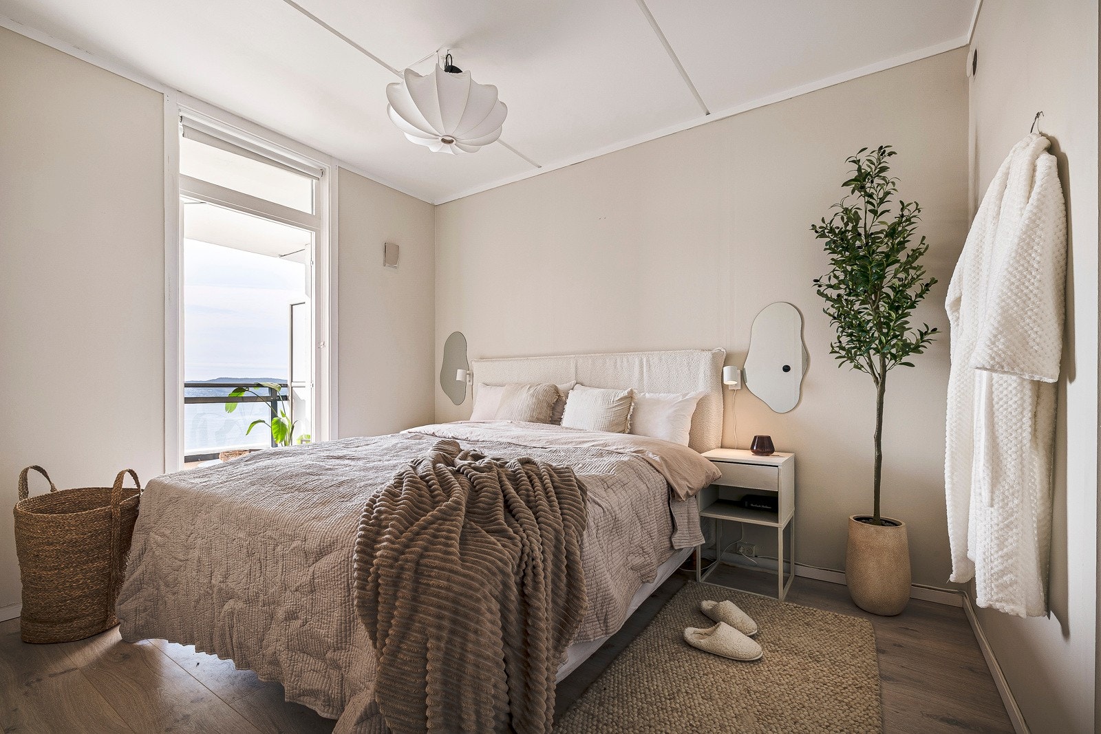 - Soverommet er lyst og romslig - Galleribilde