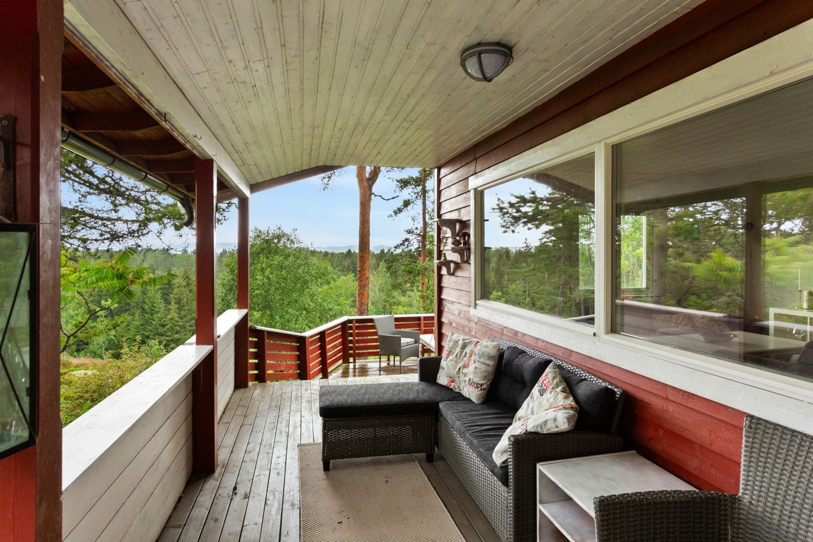 Boflaten er på en flate og holder enkel standard. Galleribilde