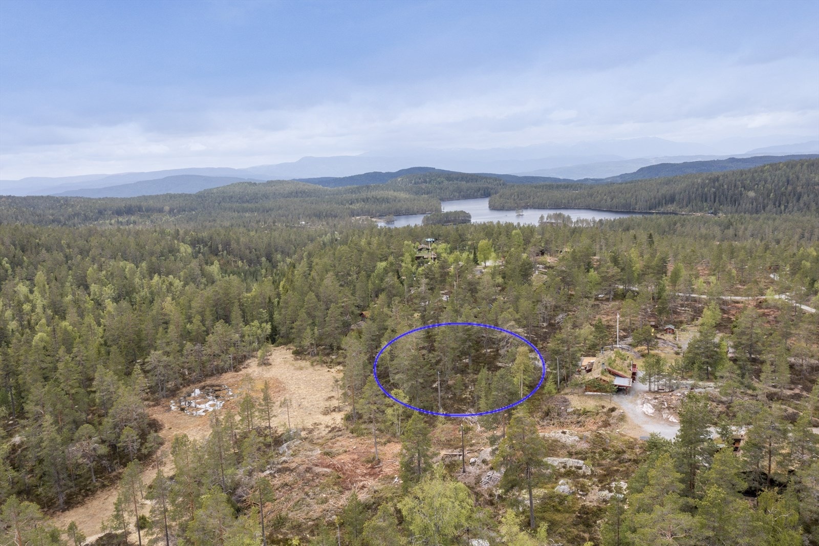 Fra eiendommen er det nærhet til flotte turområder og fiskevann Galleribilde