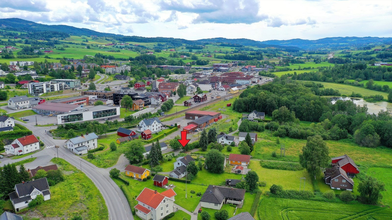 EiendomsMegler 1 Hadeland v/Sindre Backe har gleden av å presentere Jarenstanda 42 for salg! Galleribilde