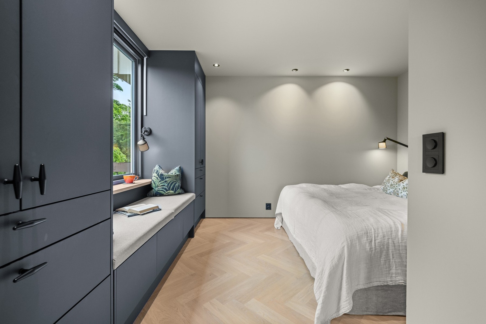 Hovedsoverommet med adkomst fra kjøkken/stue Galleribilde