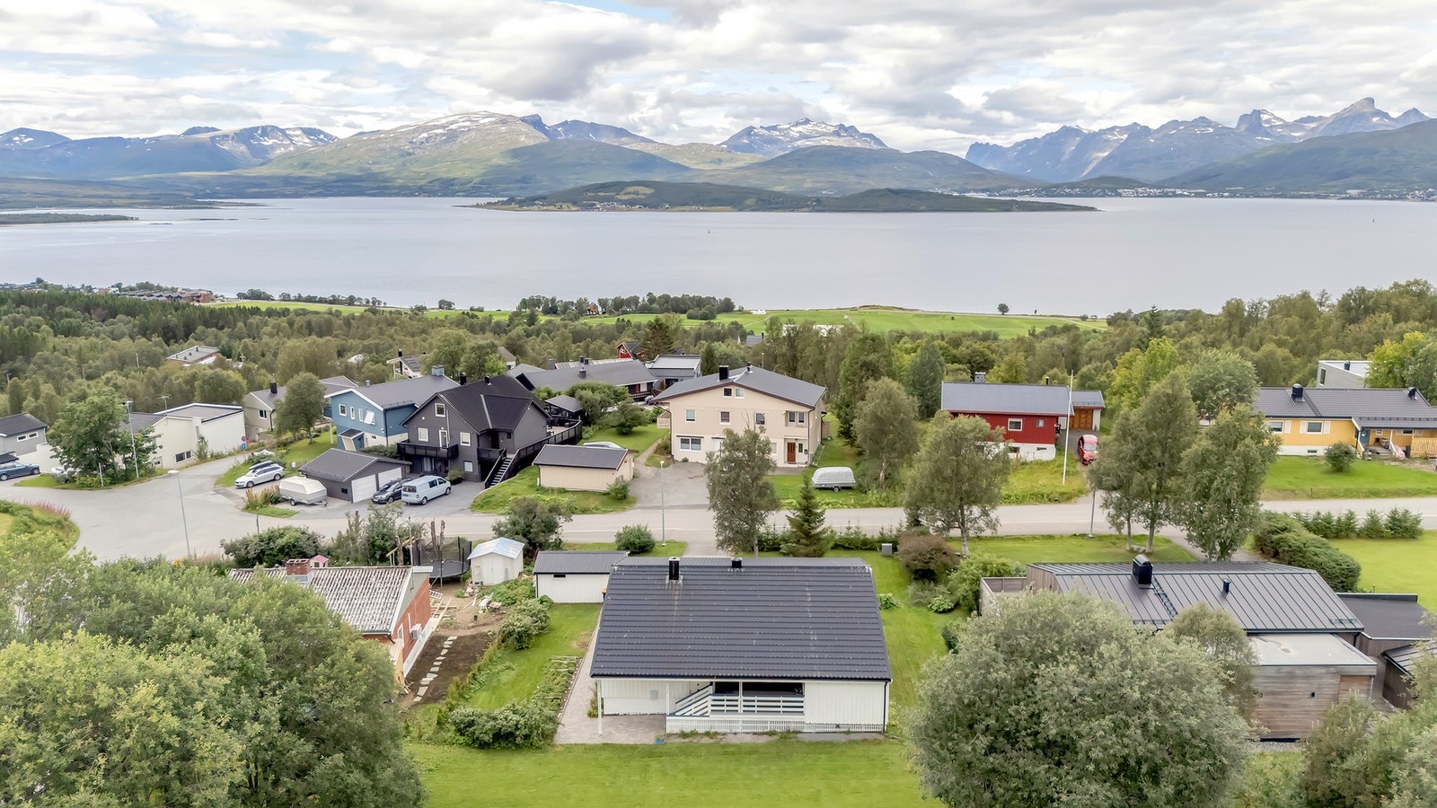 Meget attraktiv og populær beliggenhet på toppen av sør-Tromsøya Galleribilde