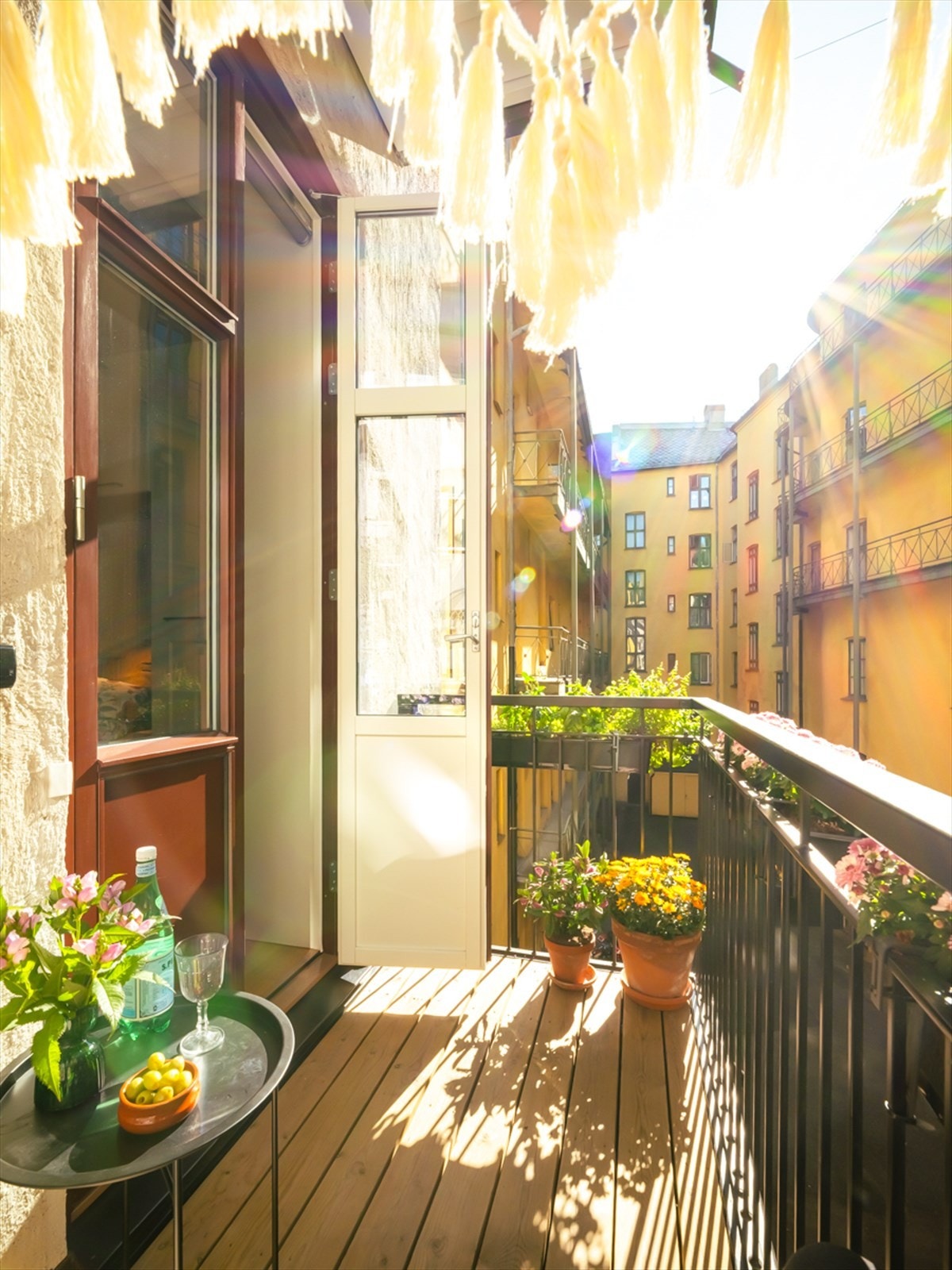 Selger opplyser om at det er sol på balkongen fra ca. 15 - 18 om sommeren Galleribilde