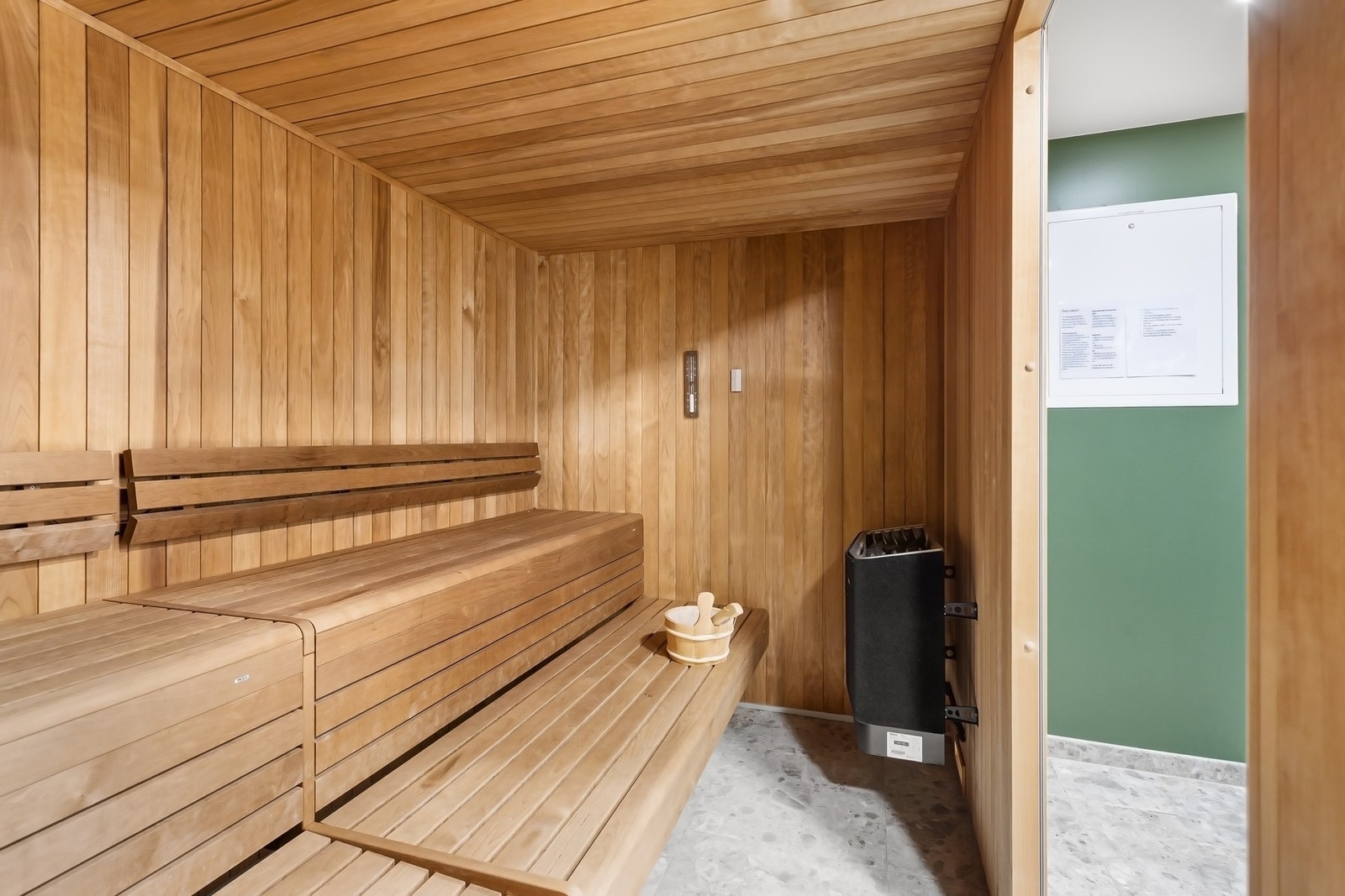 Sameiet har badstue i tilknytning til basseng og trimrom. Galleribilde