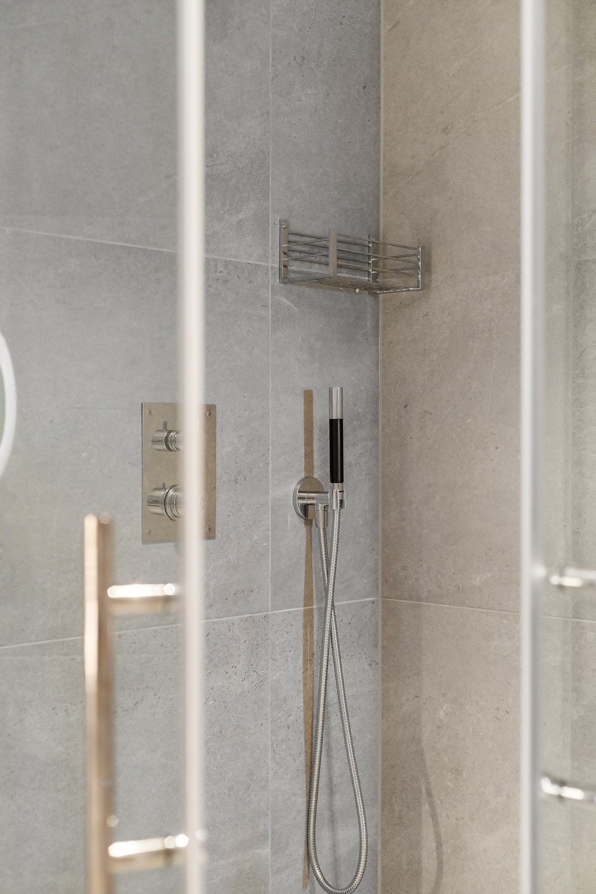 Innebygd dusjarmatur fra Tapwell. Galleribilde