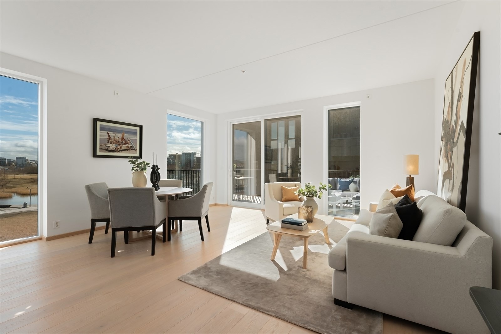 Hjørnestue med hjørnebalkong Galleribilde