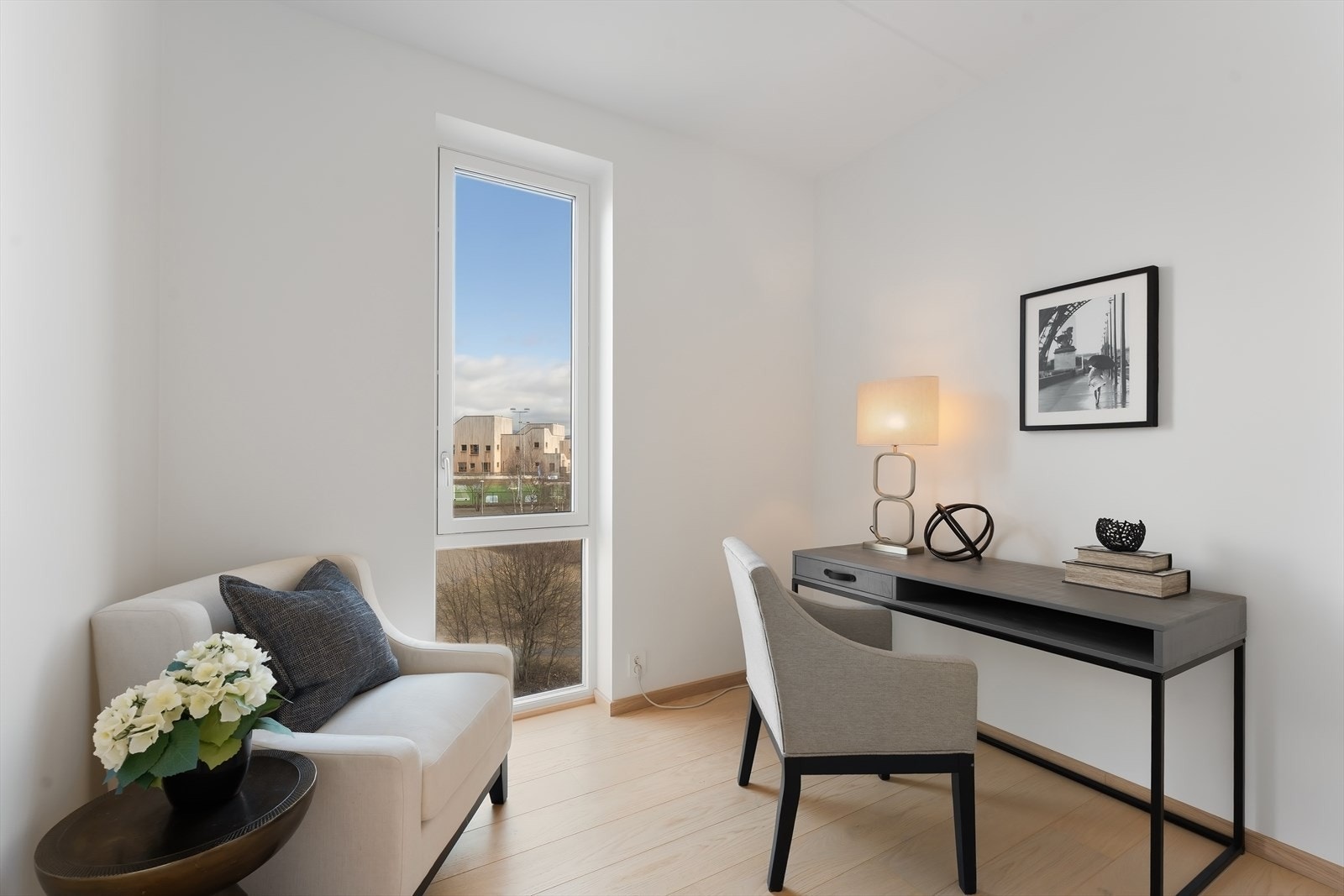 Soverom nr. 3 på ca. 7 kvm er et ypperlig barnerom, kontor eller omkledningsrom Galleribilde