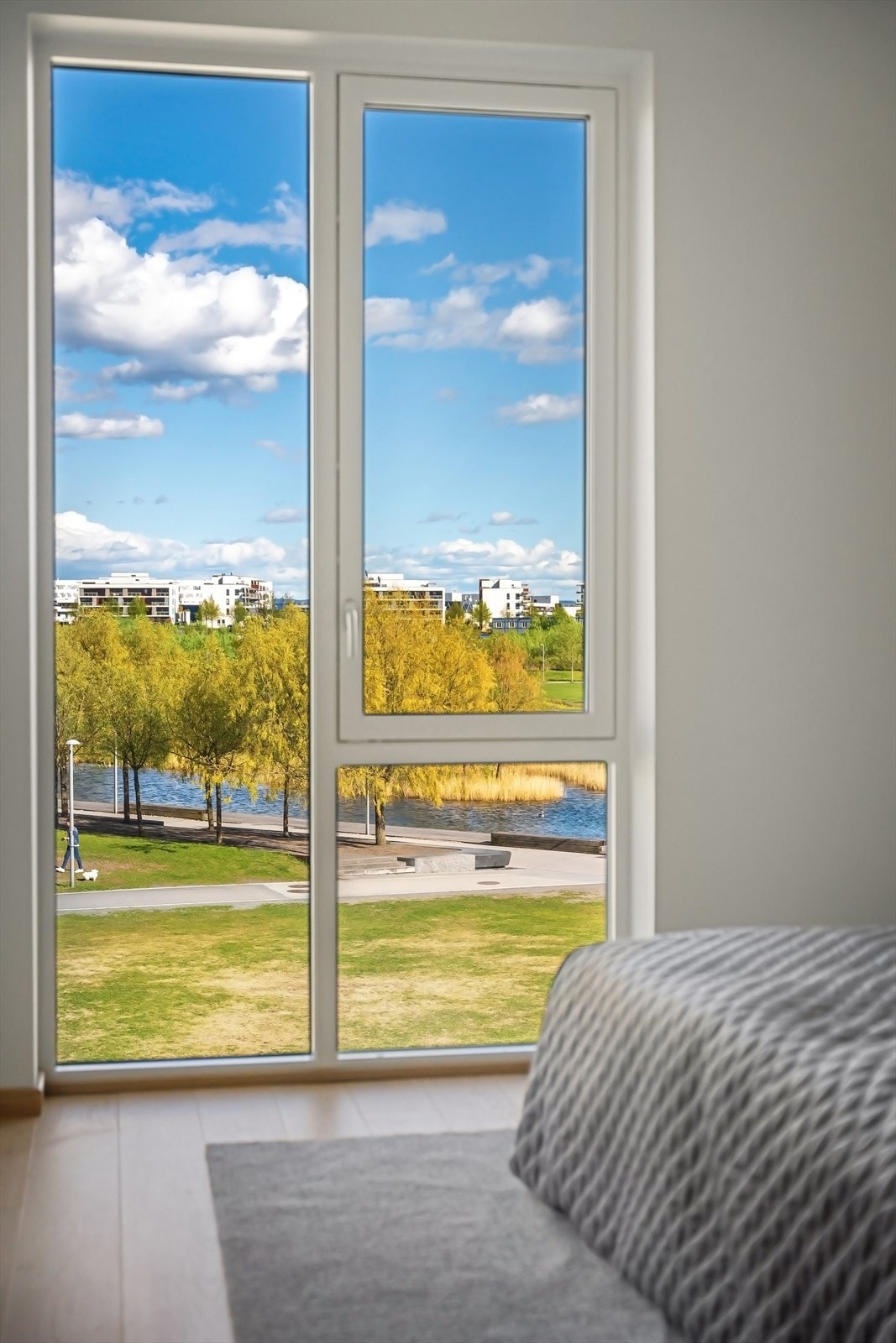 Fredelig og hyggelig utsyn mot Nansenparken og "Festplassen" Galleribilde