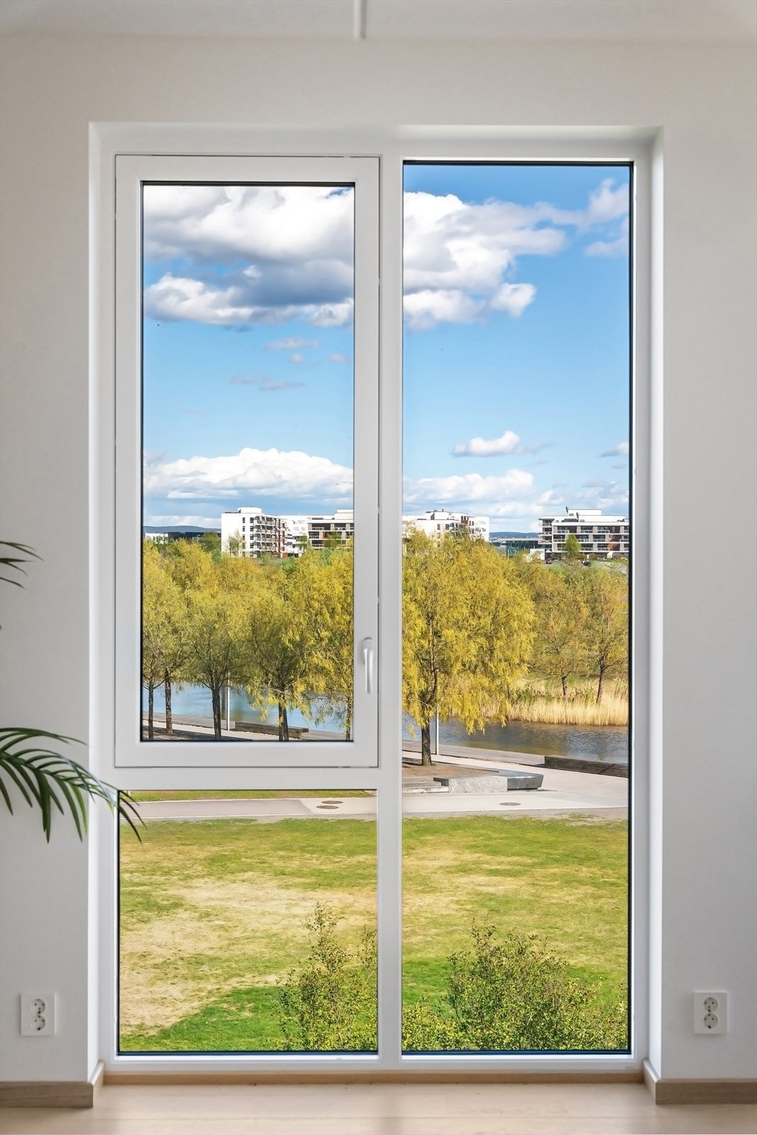 Detalj, mot "Festplassen" i Nansenparken Galleribilde