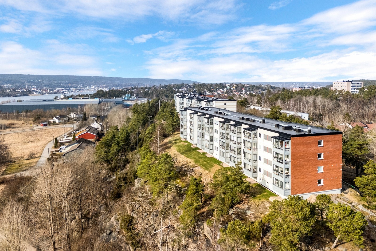 Leiligheten ligger i flotte omgivelser Galleribilde