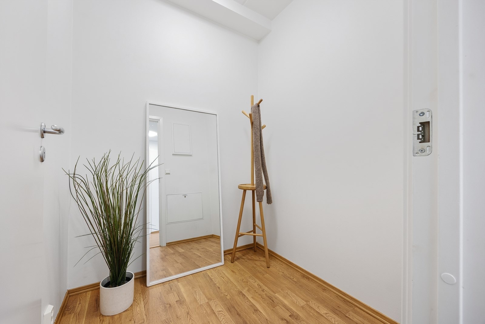 Praktisk bod med muligheter for oppbevaring. Galleribilde