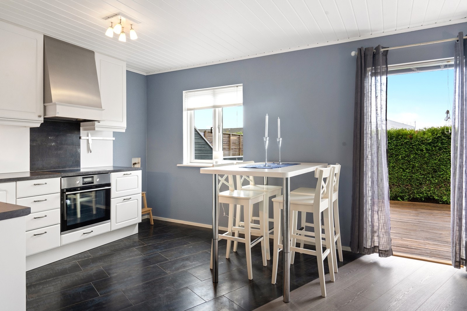 Det er varme i gulv i hele 1. etasje. Galleribilde