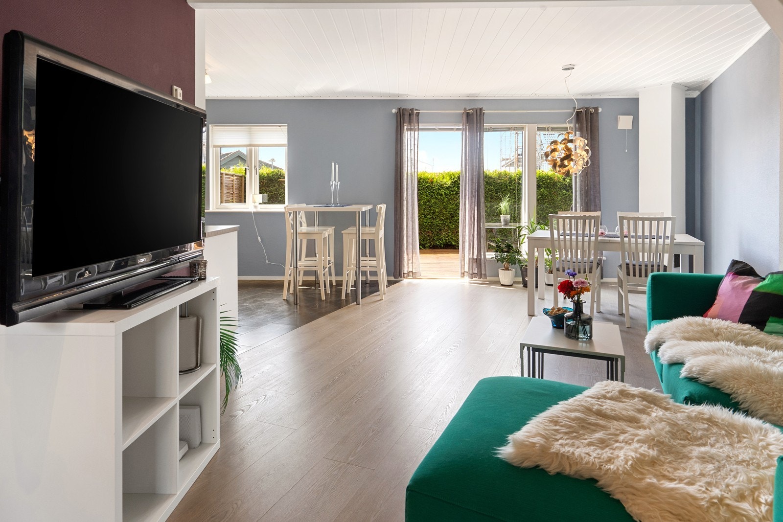 Fra stuen utgang til terrasse på ca. 40 kvm. Galleribilde