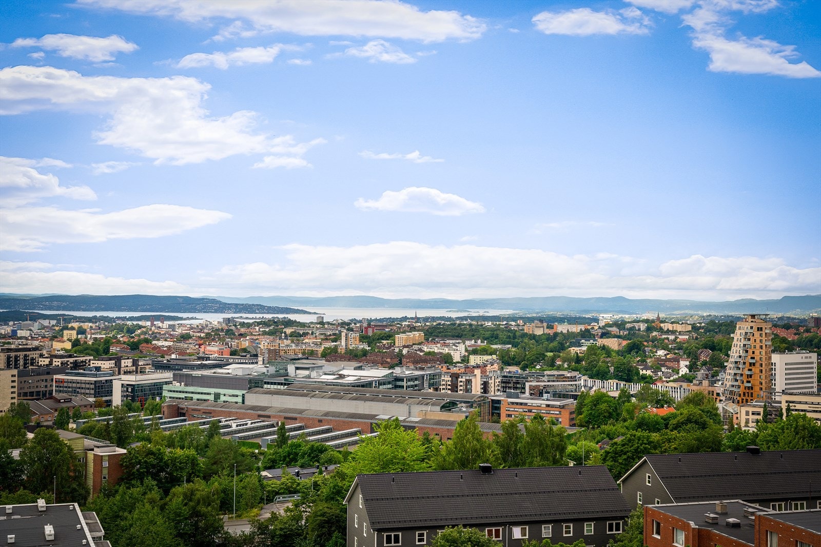 Nyt morgenkaffen med utsikt over hele Oslo. Galleribilde