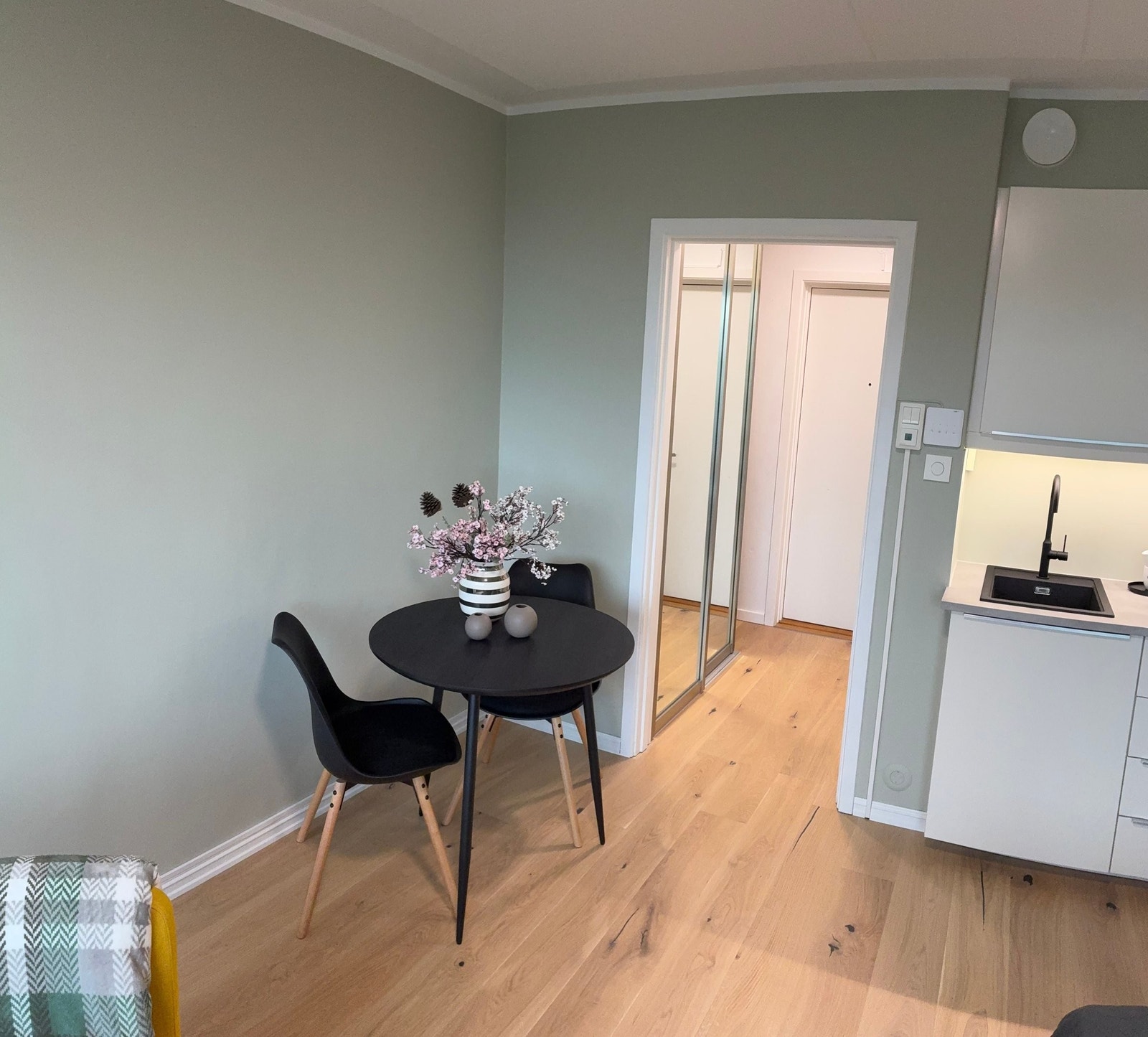 Ny lys 1-stavs eikeparket. Galleribilde