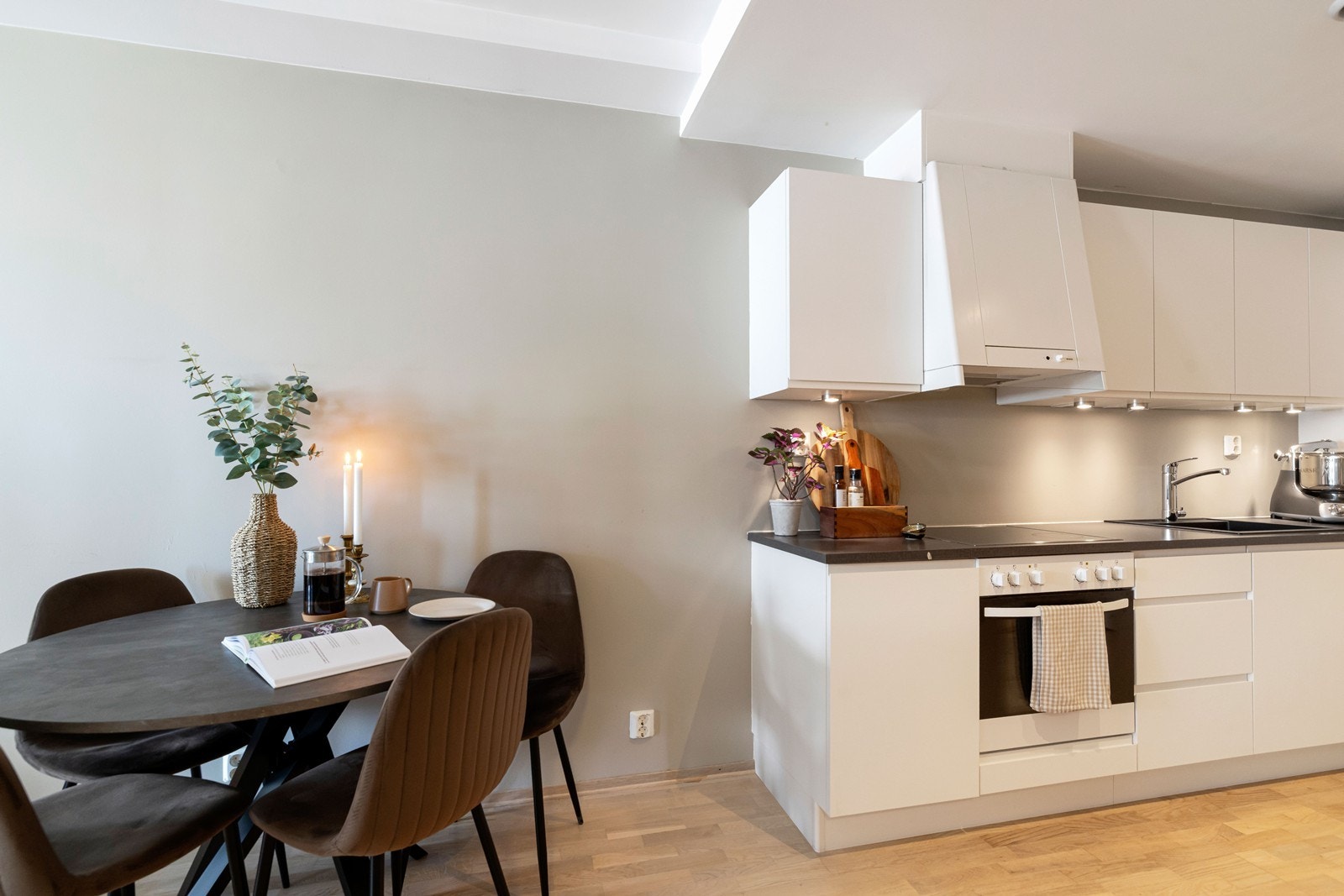 Åpen løsning mot kjøkken Galleribilde