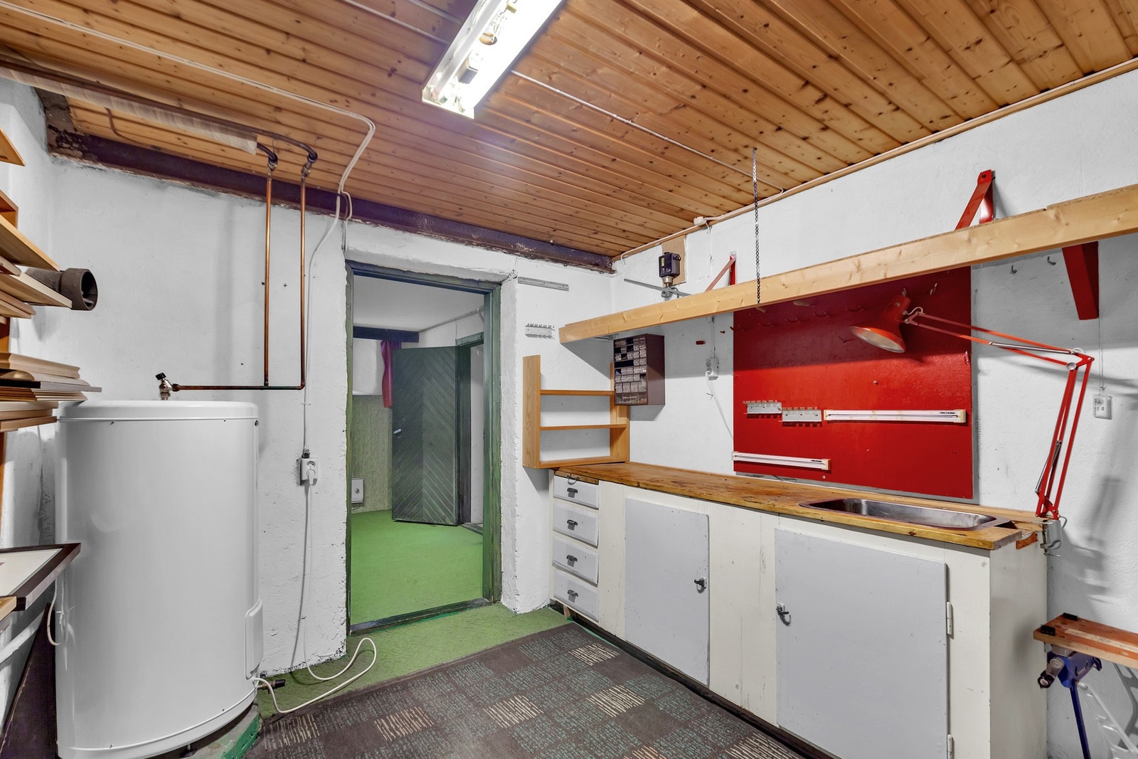 Kjelleren består av fem boder med mye oppbevaringsplass. Galleribilde