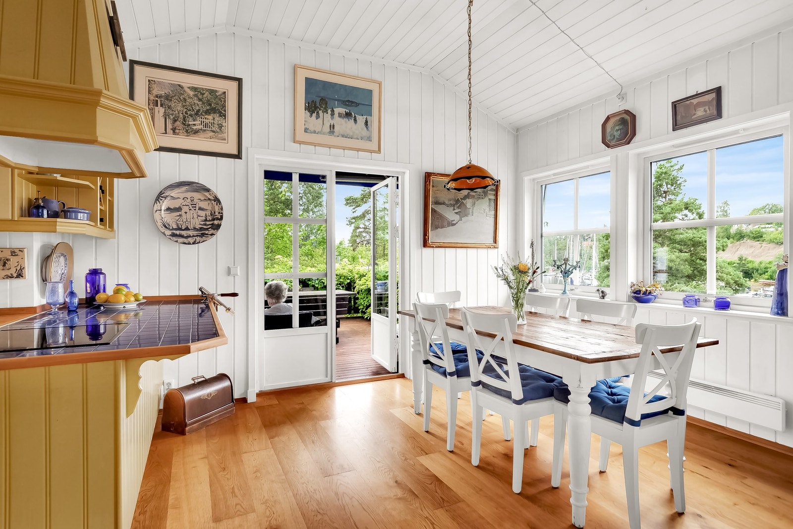 Her har man også sjøutsikt fra både stue og kjøkken. Galleribilde