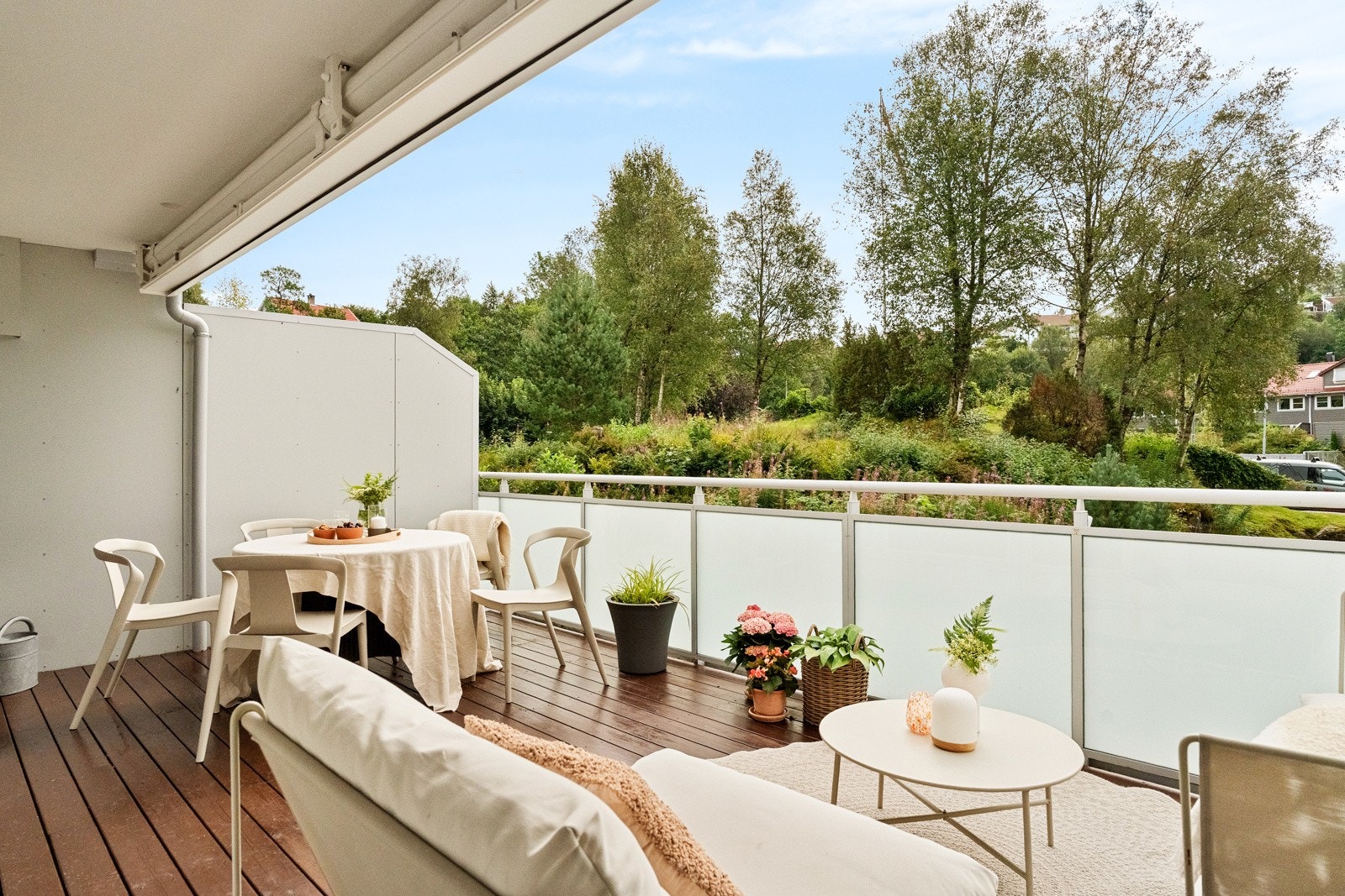 Fantastisk terrasse på hele 23 kvm, med god plass for møblering av både sofa- og spisegruppe. Galleribilde