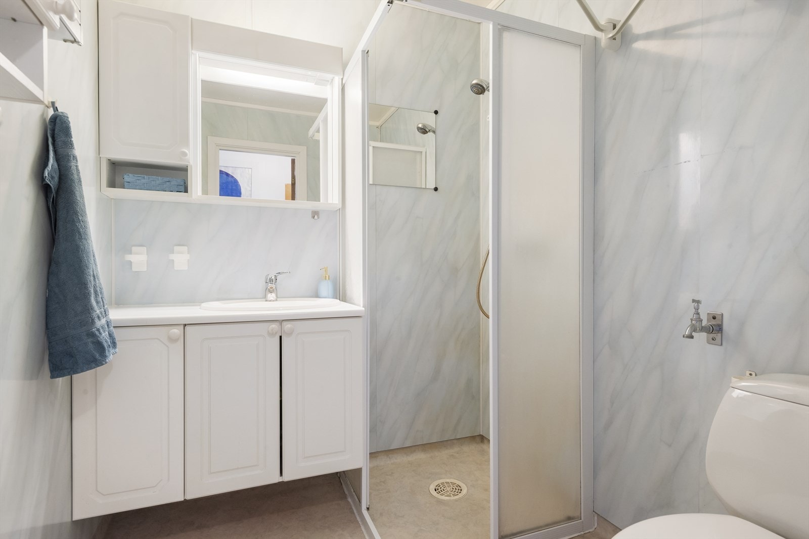 Badet holder eldre standard og er modent for oppgradering. Galleribilde