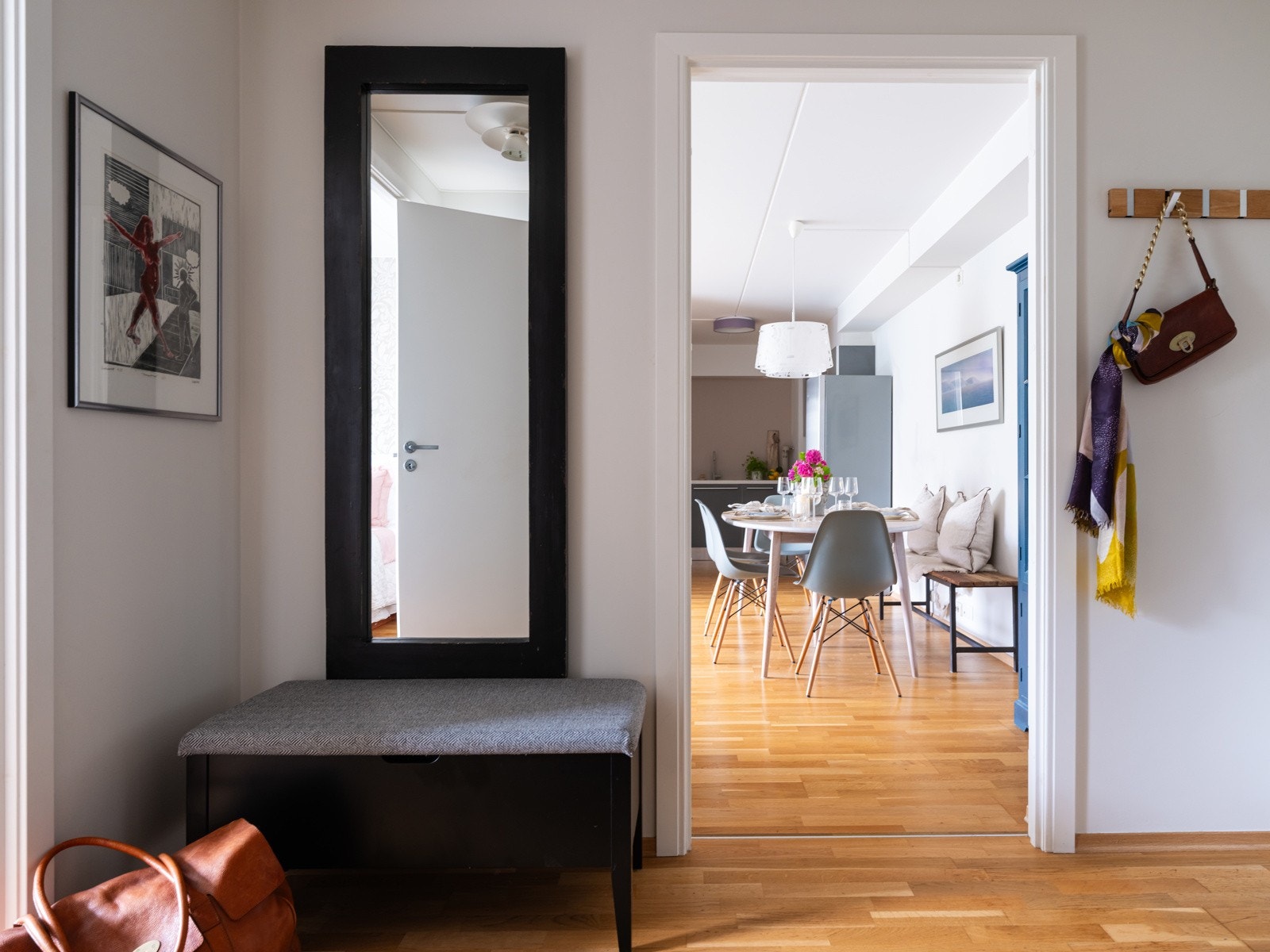 Leiligheten disponerer to separate boder, bod i 2.etasje er oppmålt til 3m² og kjellerbod oppmålt til 5m². Galleribilde