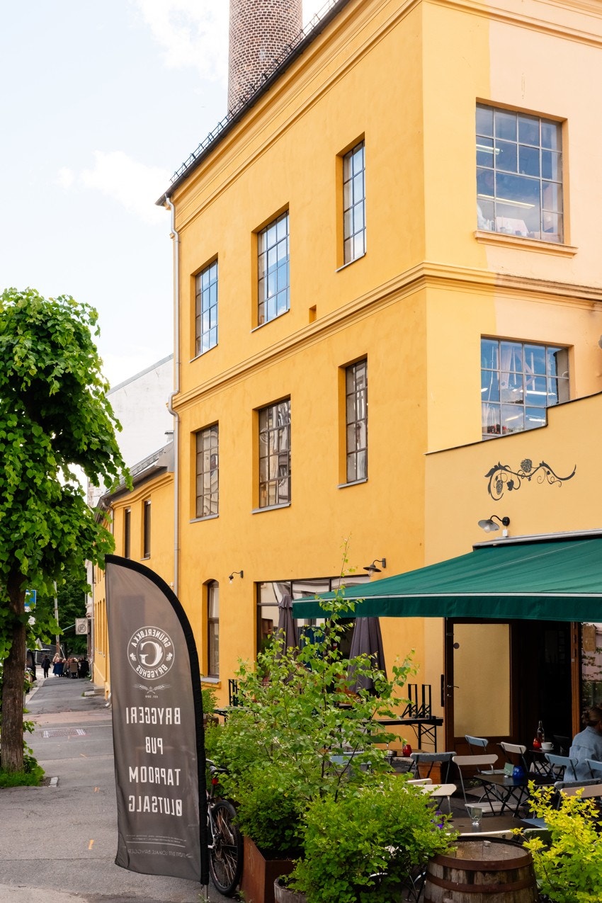 Nyt både god mat, kaffe, øl og steming på Vespa og Humla - rett bort i gaten. Galleribilde