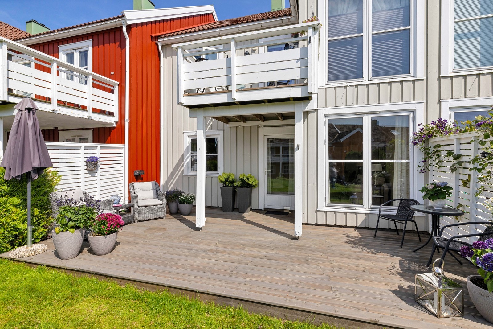 Stor ny platting utenfor leiligheten Galleribilde