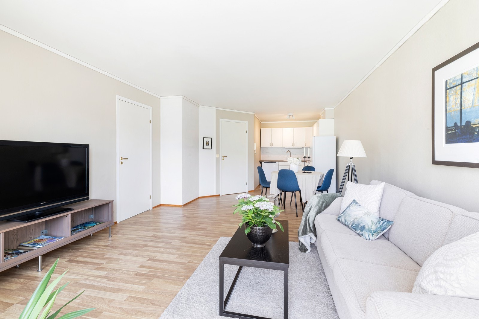 Pipe i stua gir mulighet for evt installering av peisovn Galleribilde