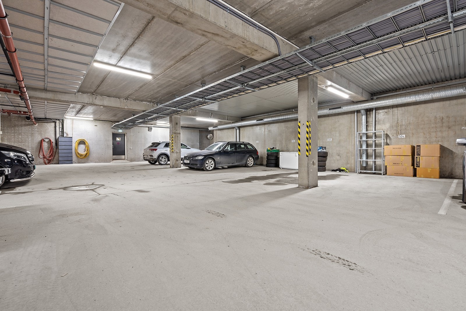 Medfølgende leiligheten er det også innendørs parkering samt bod i 3. etasje av bygget. Galleribilde