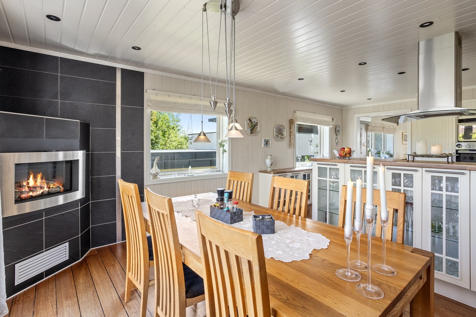 Gasspeis på kjøkkenet. Galleribilde