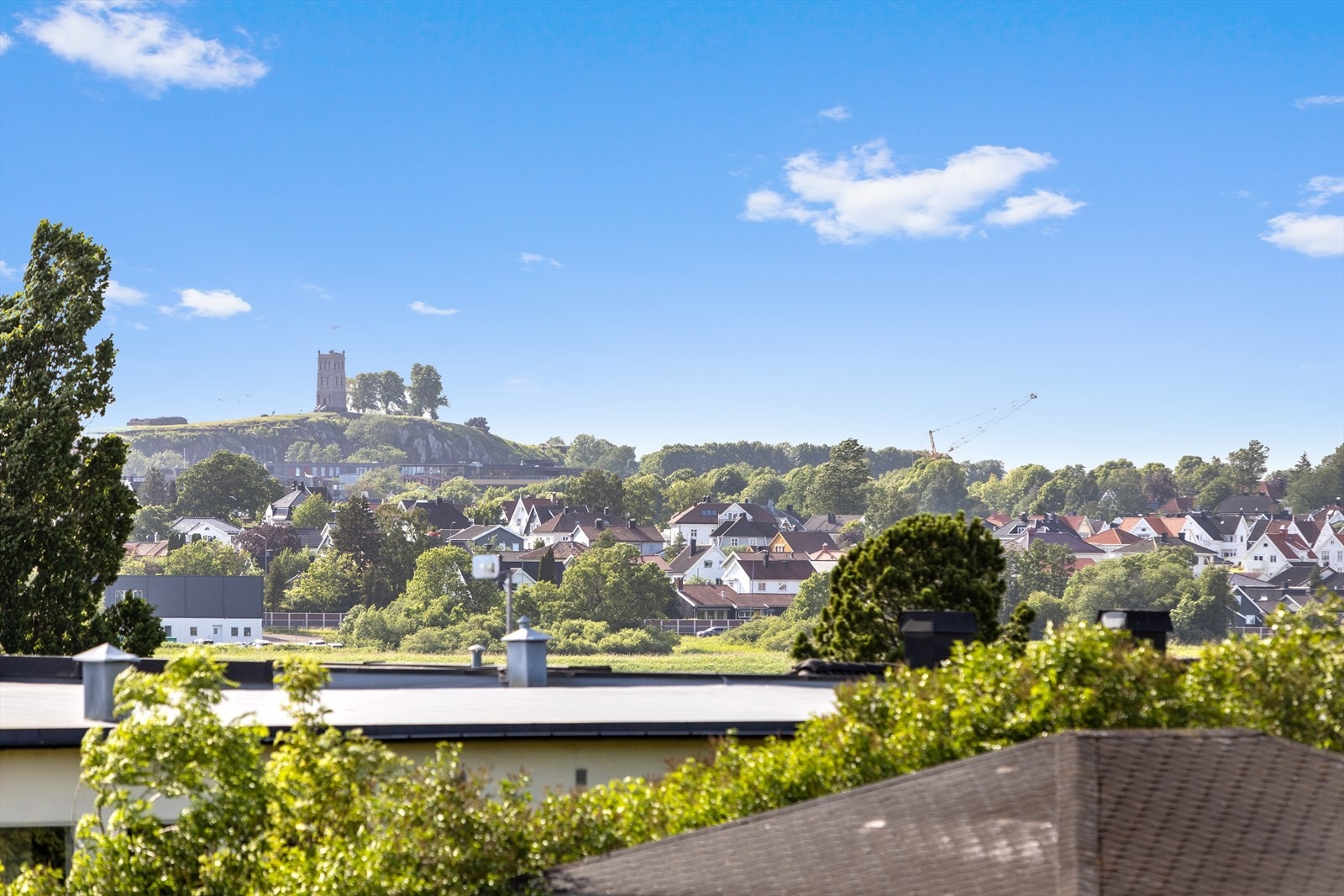 Fra eiendommen kan også du se slottsfjellet! Galleribilde