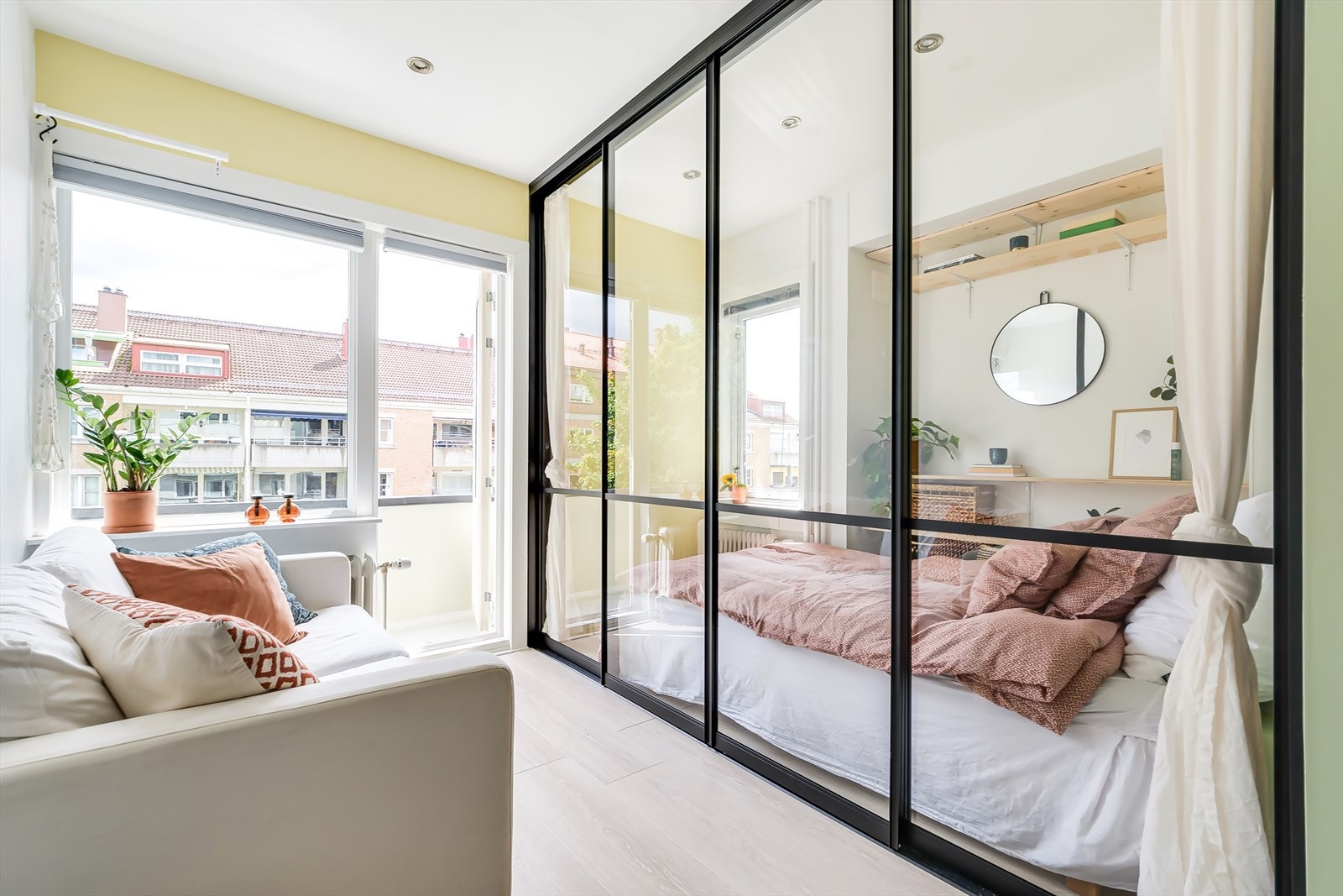 De lekre skyvedørene til alkoven kan flyttes i alle retninger. Galleribilde