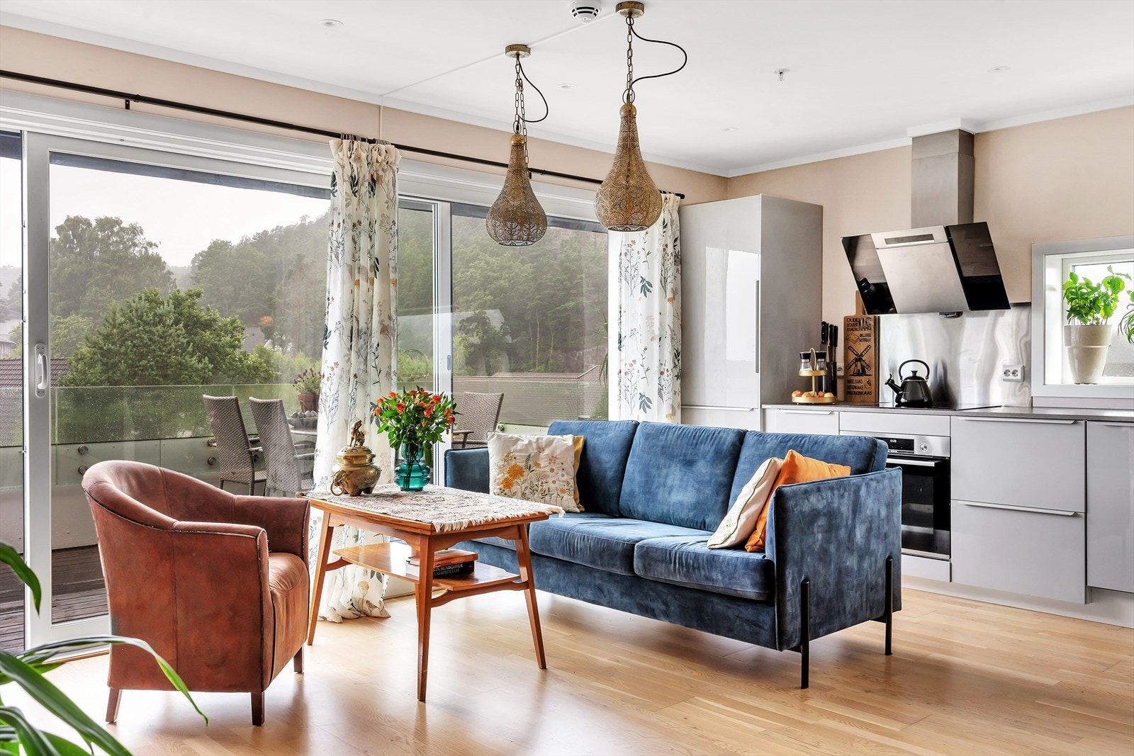 Leiligheten har vannbåren varme i gulvene i stue/kjøkken, gang, bad og vaskerom/teknisk rom Galleribilde