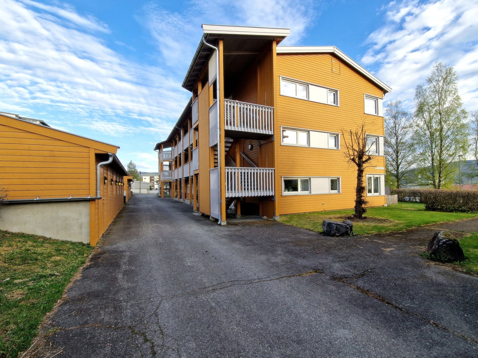 Bod på bakkeplan og svalgang Galleribilde