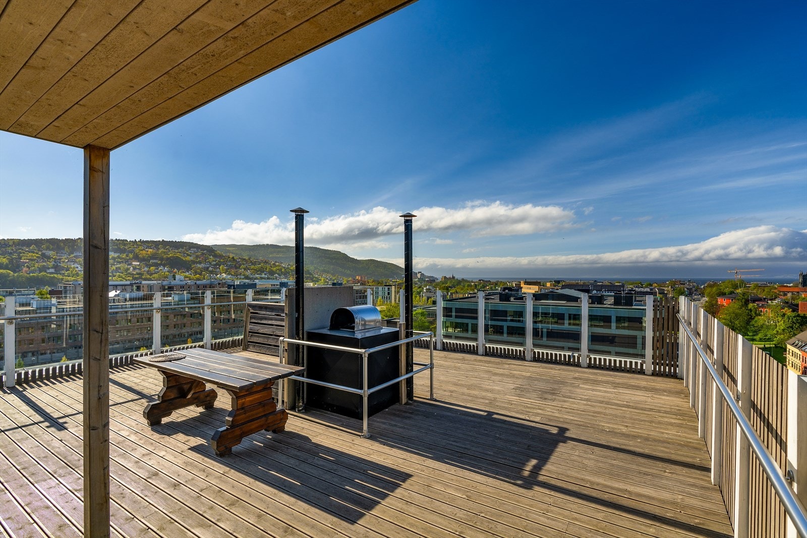 En romslig og praktisk 4-roms leilighet med en attraktiv beliggenhet i Trondheim sentrum. Galleribilde