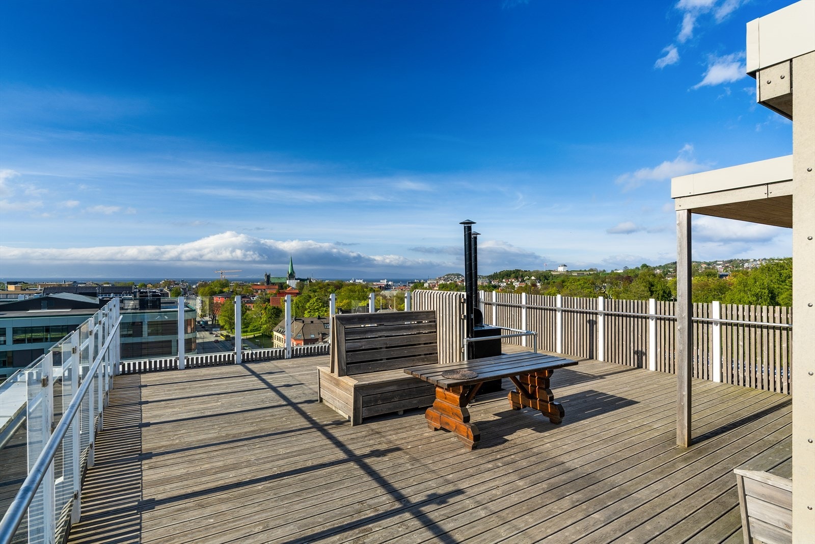 Aksjeeierne har tilgang til en flott, felles takterrasse med panoramautsikt over Trondheim by og Trondheimsfjorden. Galleribilde