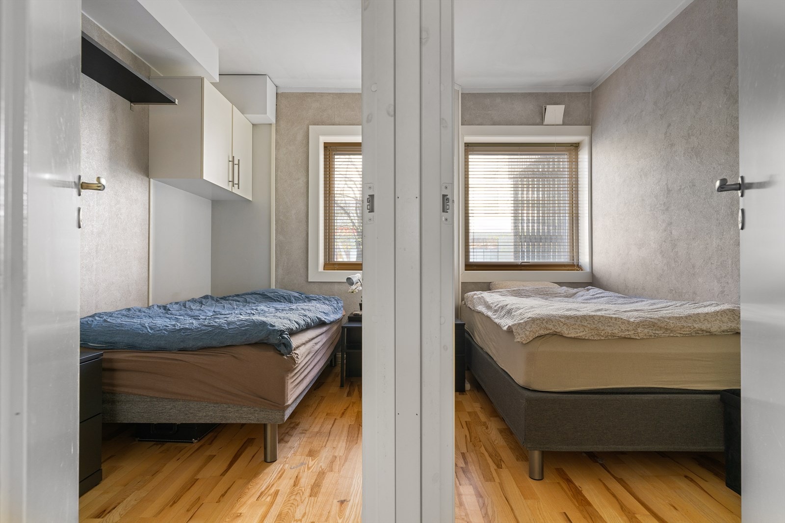 Leilighetens andre soverom er delt opp i to like store rom. Galleribilde